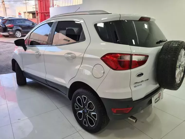 Ford Ecosport Branco 9