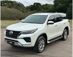 Toyota Hilux SW4