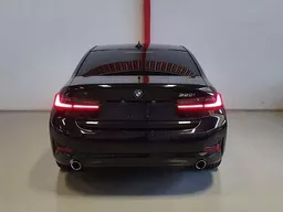 BMW 320i