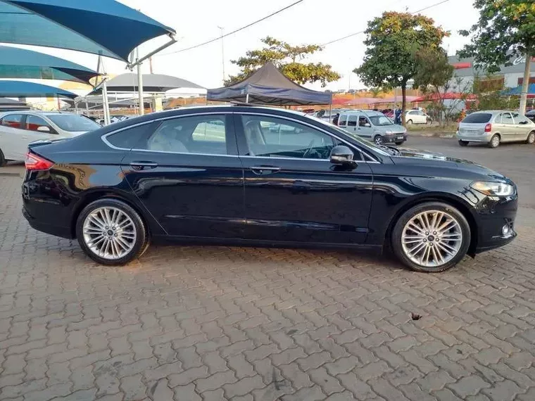 Ford Fusion Preto 34