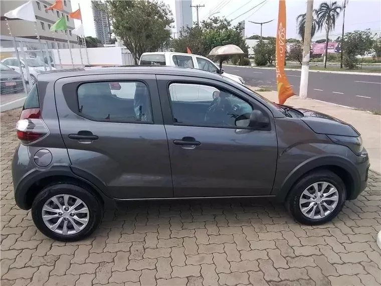 Fiat Mobi Prata 3