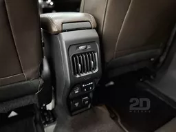 Jeep Commander