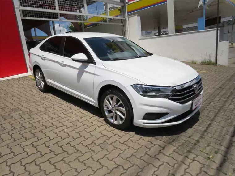 Volkswagen Jetta Branco 14