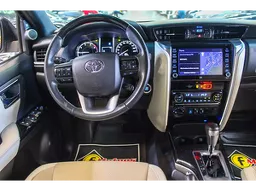 Toyota Hilux SW4