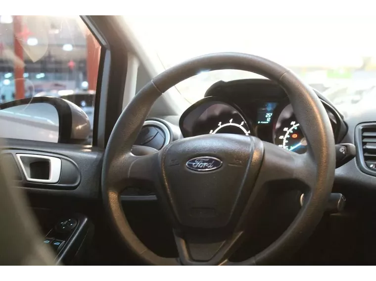 Ford Fiesta Prata 9