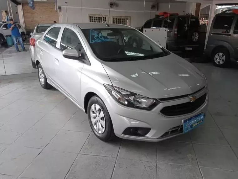 Chevrolet Onix Prata 10