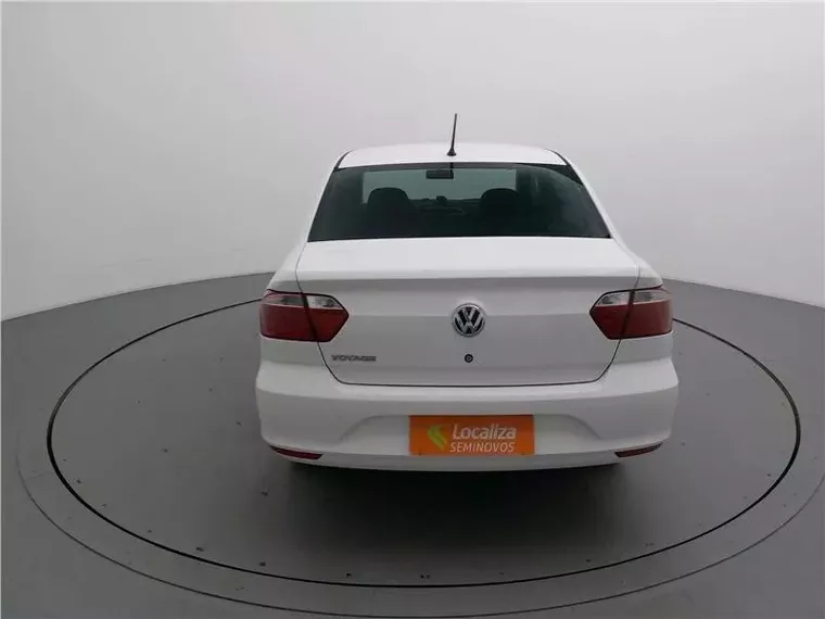 Volkswagen Voyage Branco 10