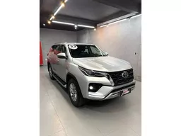 Toyota Hilux SW4