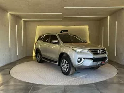 Toyota Hilux SW4