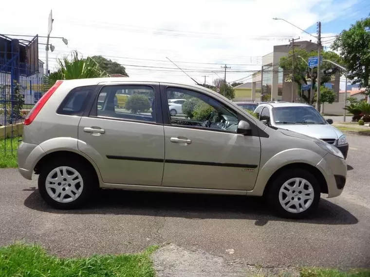 Ford Fiesta Prata 10