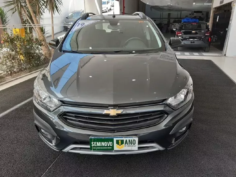 Chevrolet Onix Cinza 5