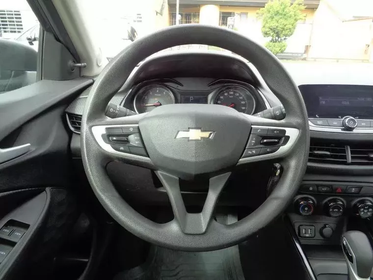 Chevrolet Onix Preto 14