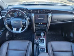 Toyota Hilux SW4
