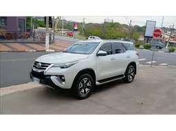 Toyota Hilux SW4