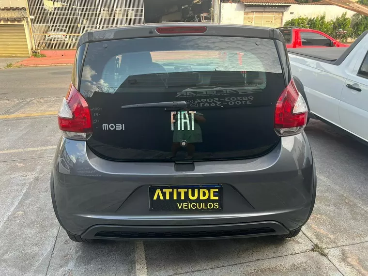 Fiat Mobi Cinza 2