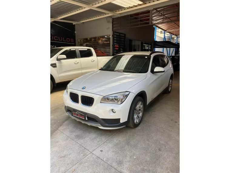 BMW X1 Branco 6