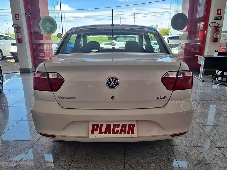 Volkswagen Voyage Branco 5