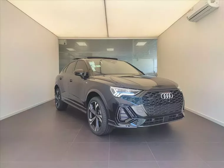 Audi Q3 Preto 1