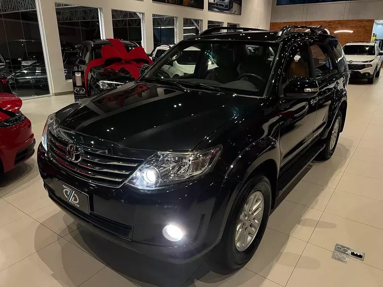 Toyota Hilux SW4 Preto 9