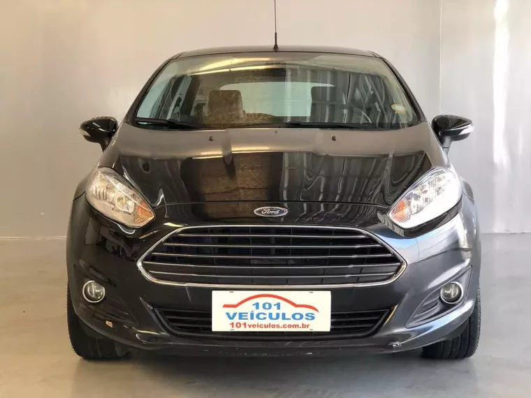 Ford Fiesta Preto 14