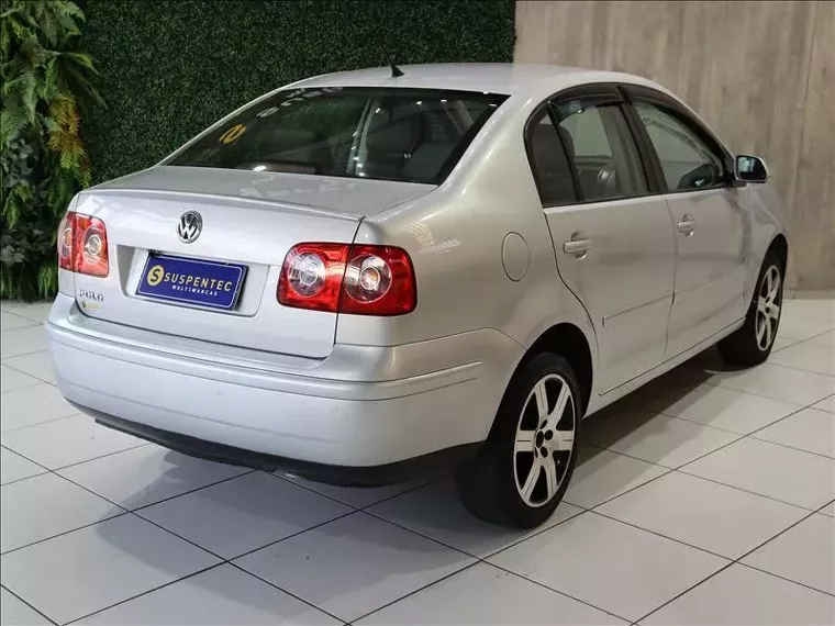 Volkswagen Polo Sedan Prata 13