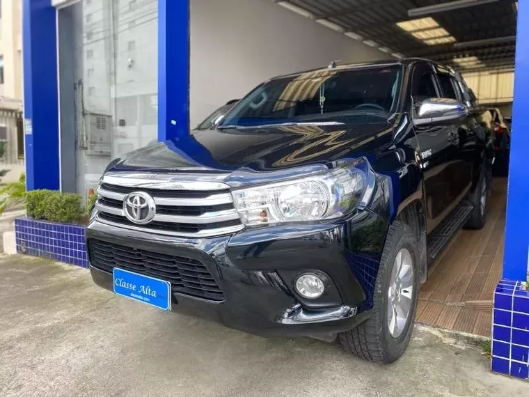 Toyota Hilux Preto 4