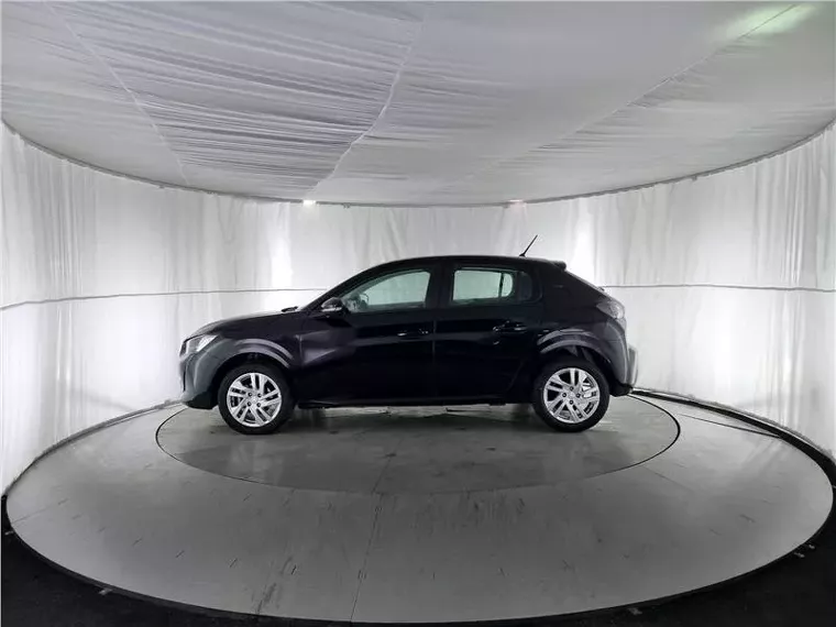 Peugeot 208 Preto 7