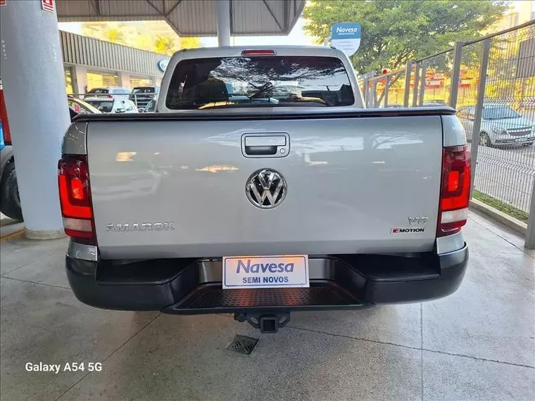 Volkswagen Amarok Prata 14