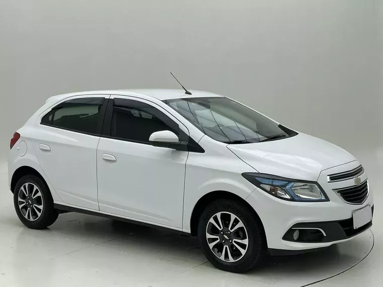 Chevrolet Onix Branco 2