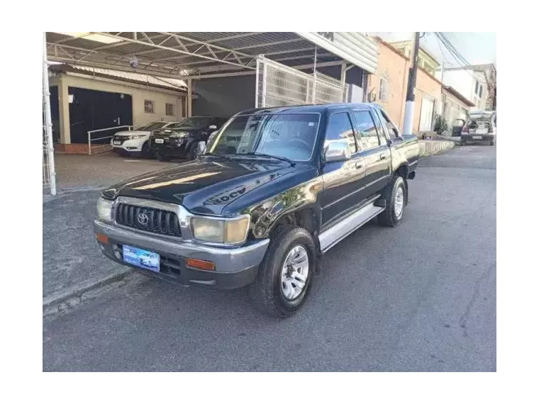 Toyota Hilux Verde 3