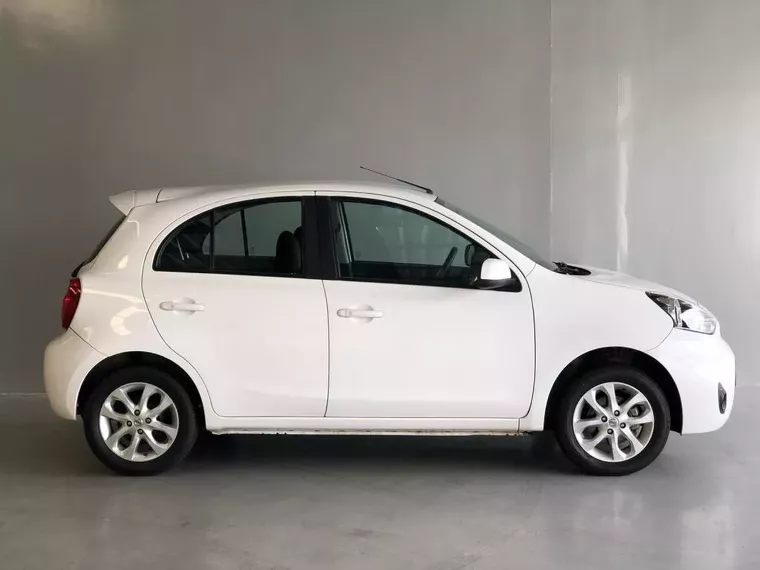 Nissan March Branco 2