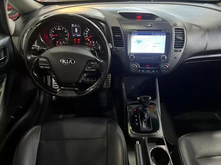 KIA Cerato Preto 4