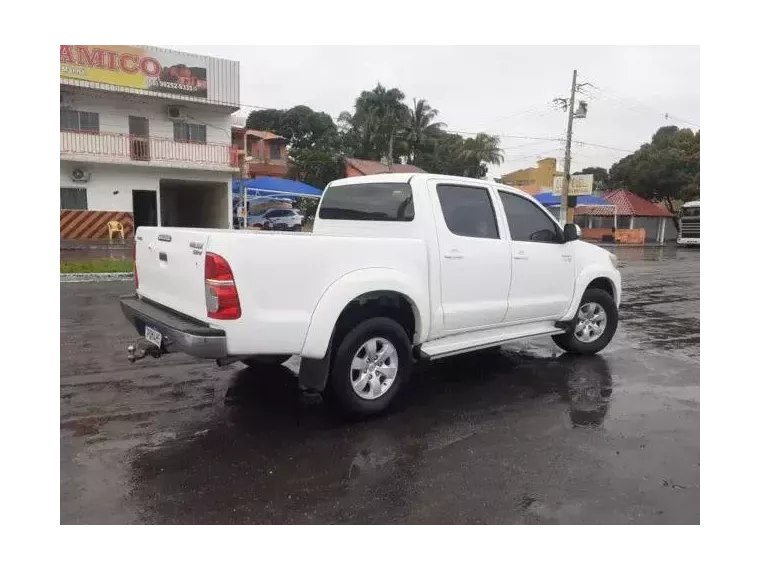 Toyota Hilux Branco 7