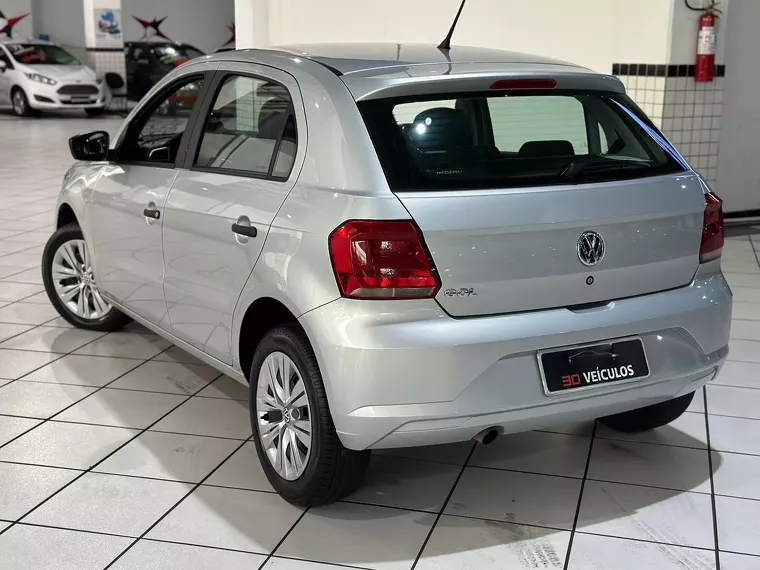 Volkswagen Gol Prata 18