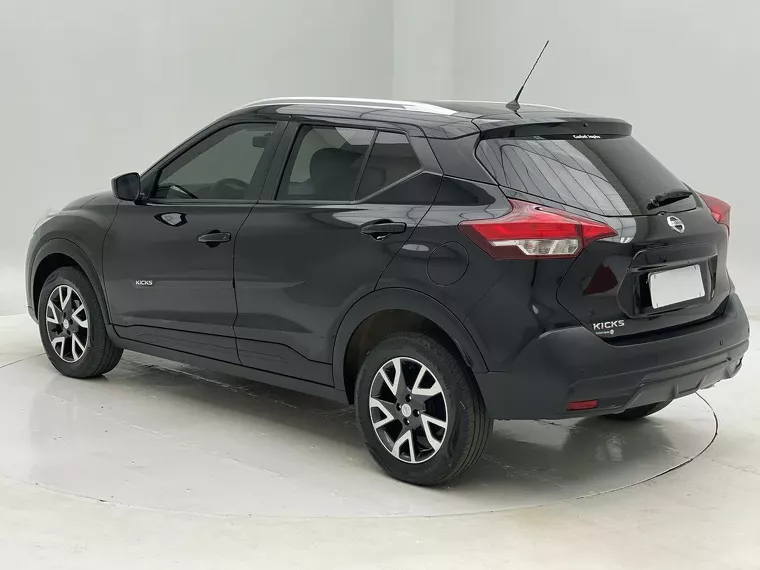 Nissan Kicks Preto 2