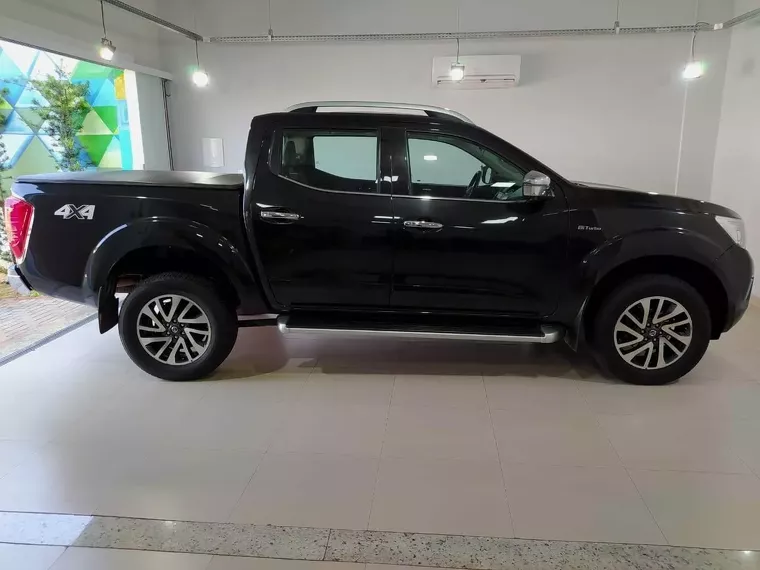 Nissan Frontier Preto 9