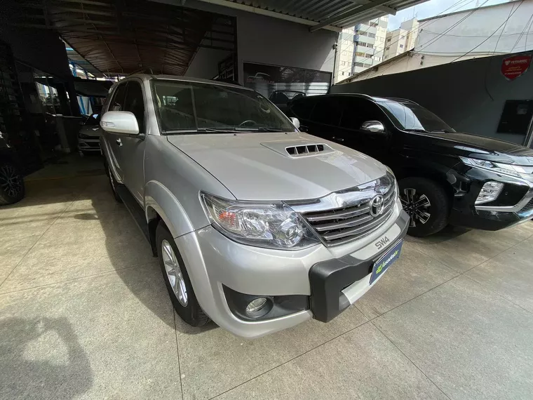 Toyota Hilux SW4 Prata 9