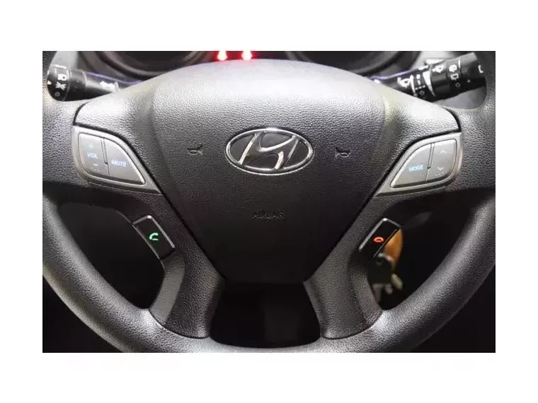 Hyundai HB20 Preto 9