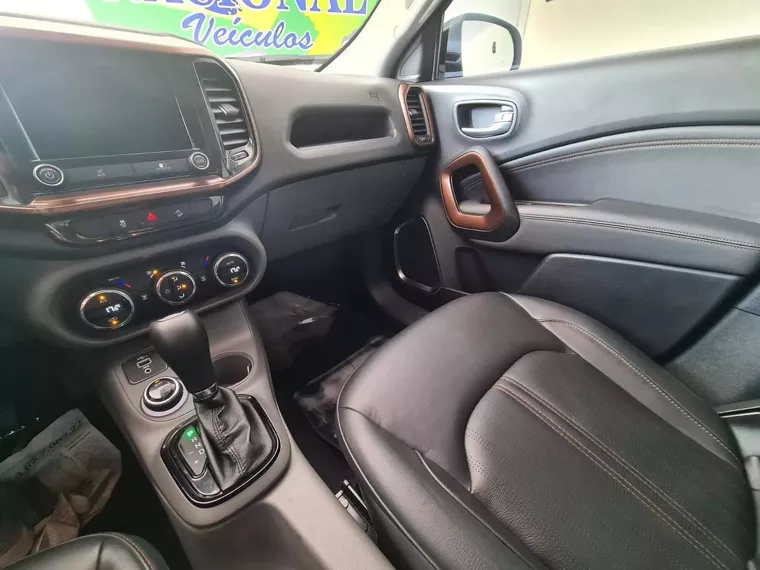 Fiat Toro Marrom 16