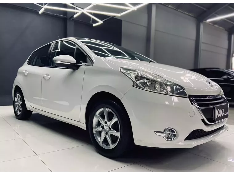 Peugeot 208 Branco 3