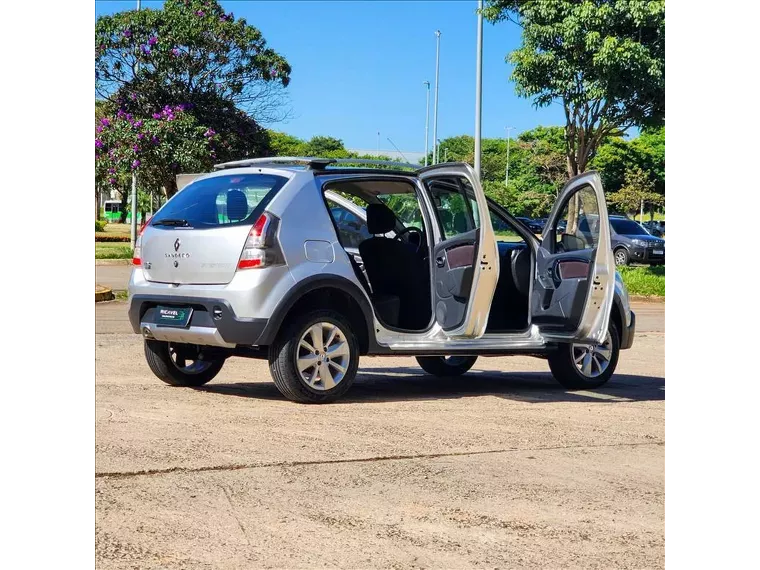 Renault Sandero Prata 5