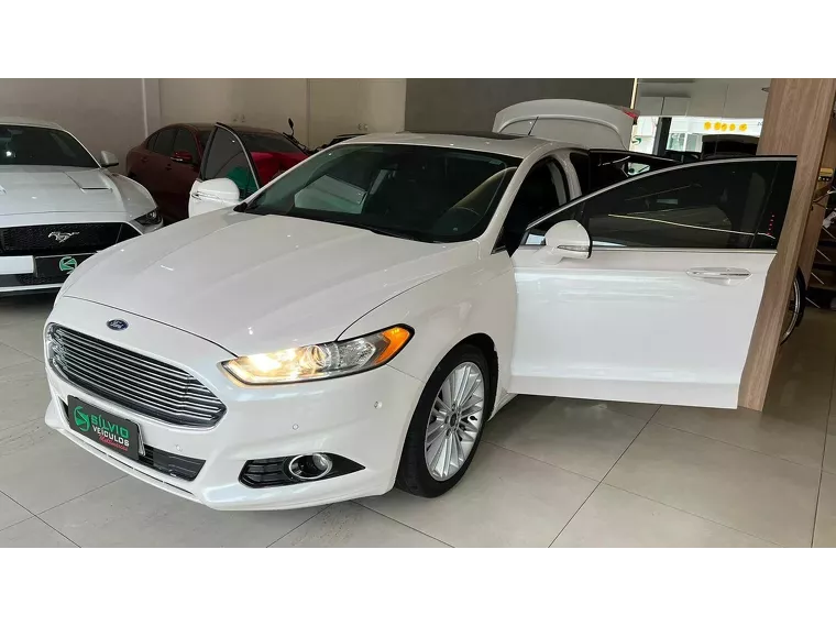 Ford Fusion Branco 4