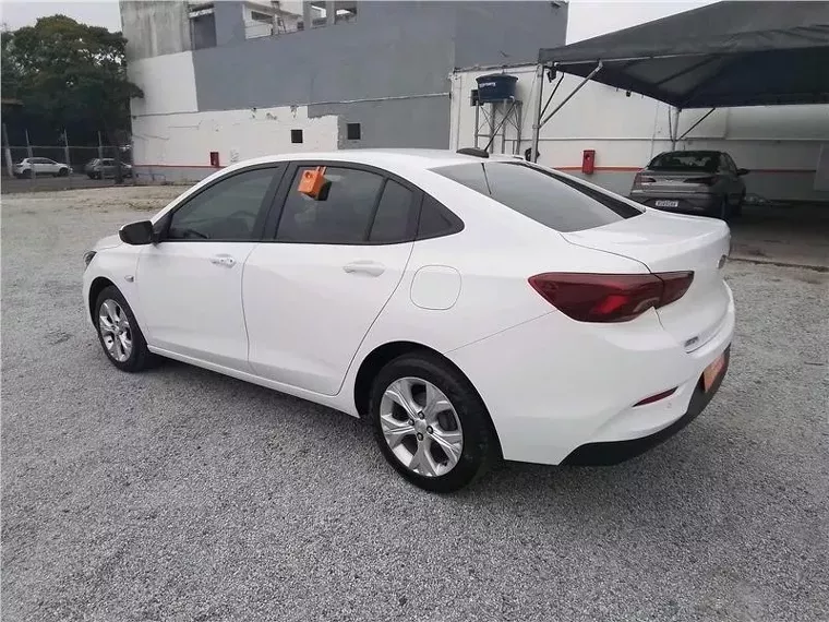 Chevrolet Onix Branco 2