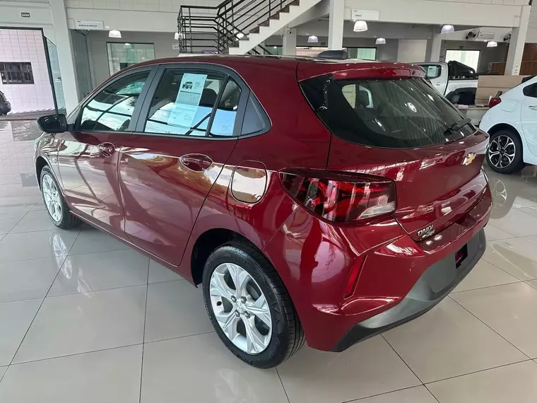 Chevrolet Onix Vermelho 11