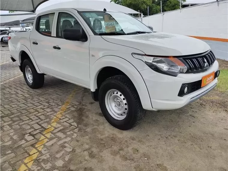 Mitsubishi L200 Triton Branco 12