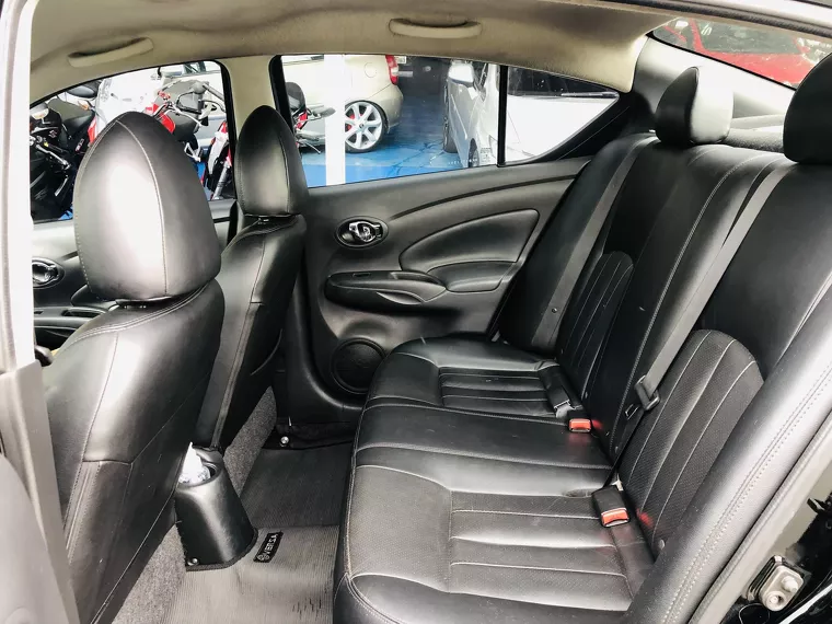 Nissan Versa Preto 7