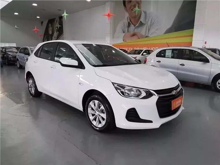 Chevrolet Onix Branco 3