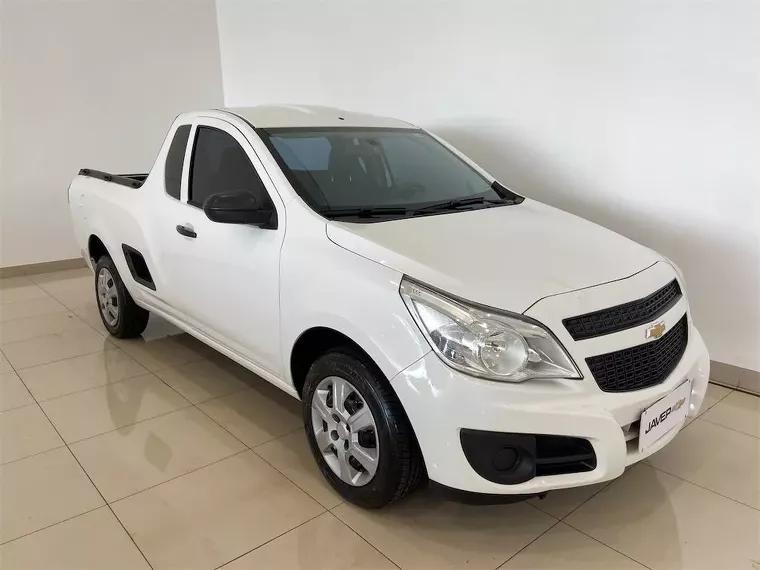 Chevrolet Montana Branco 6