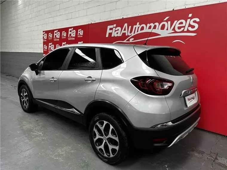 Renault Captur Prata 6