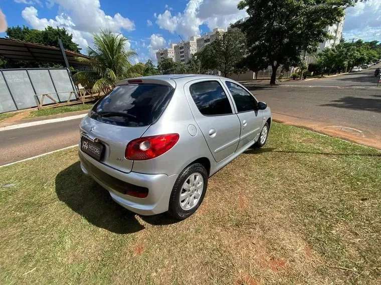 Peugeot 207 Prata 7